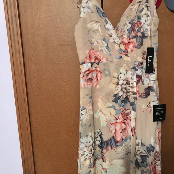 🆕 NWT! Beige Floral Print Maxi Dress LuLus - Picture 3 of 4